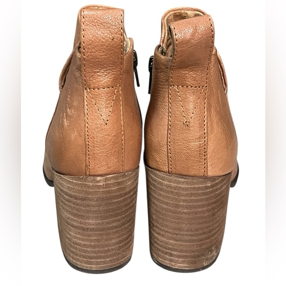 Vionic Lyses tan toffee leather block heel ankle boots with zipper closure - Picture 5 of 9